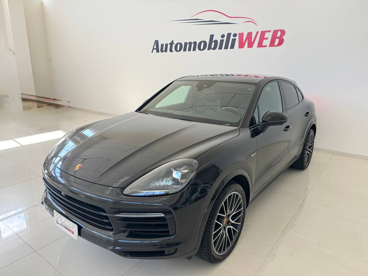 PORSCHE CAYENNE COUPE’ E-HYBRID