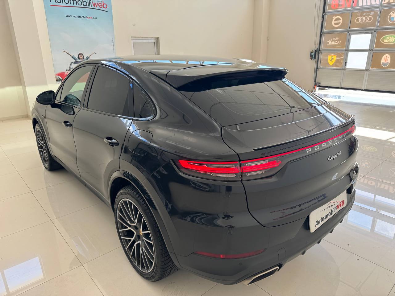PORSCHE CAYENNE COUPE’ E-HYBRID