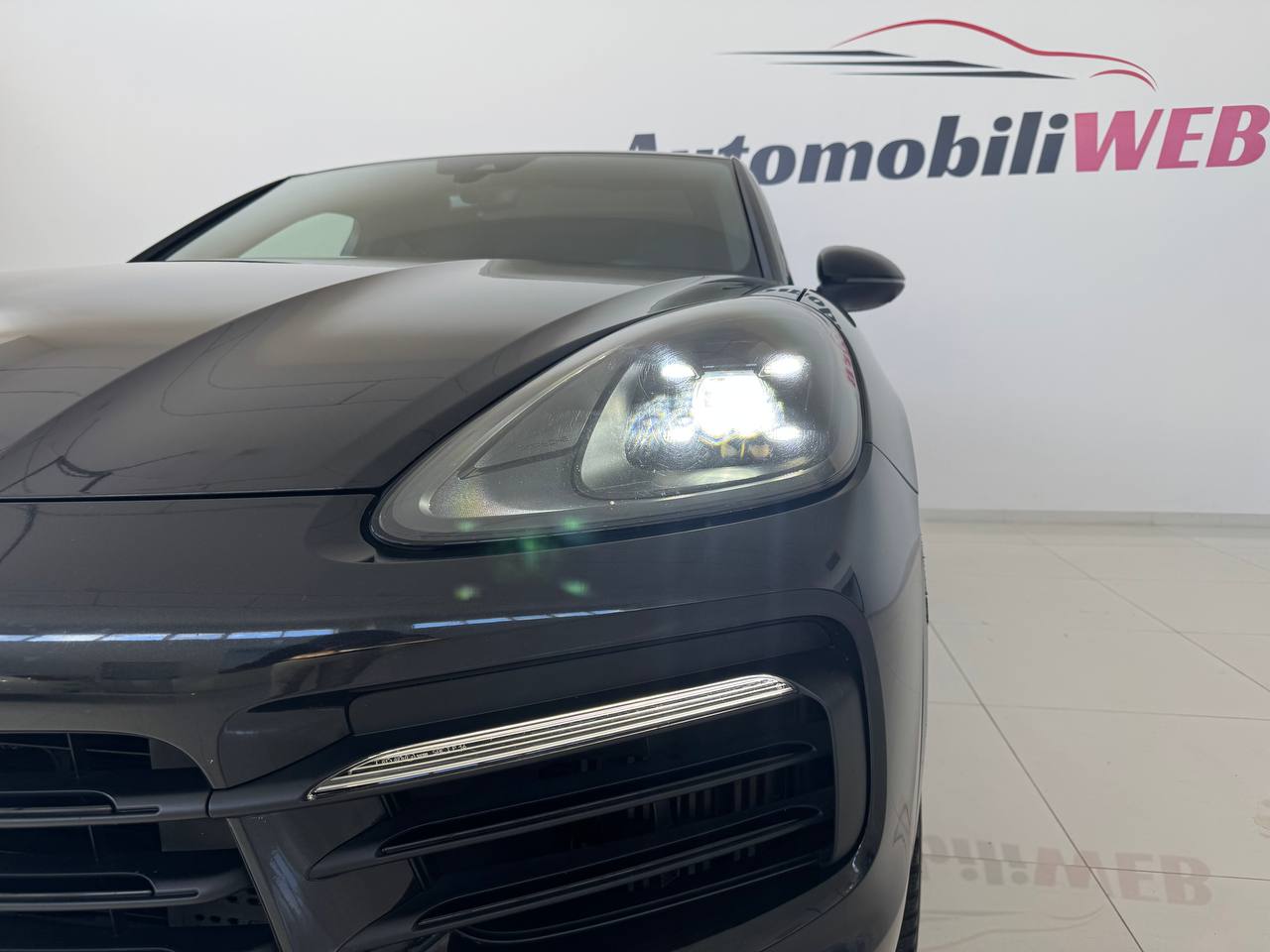 PORSCHE CAYENNE COUPE’ E-HYBRID