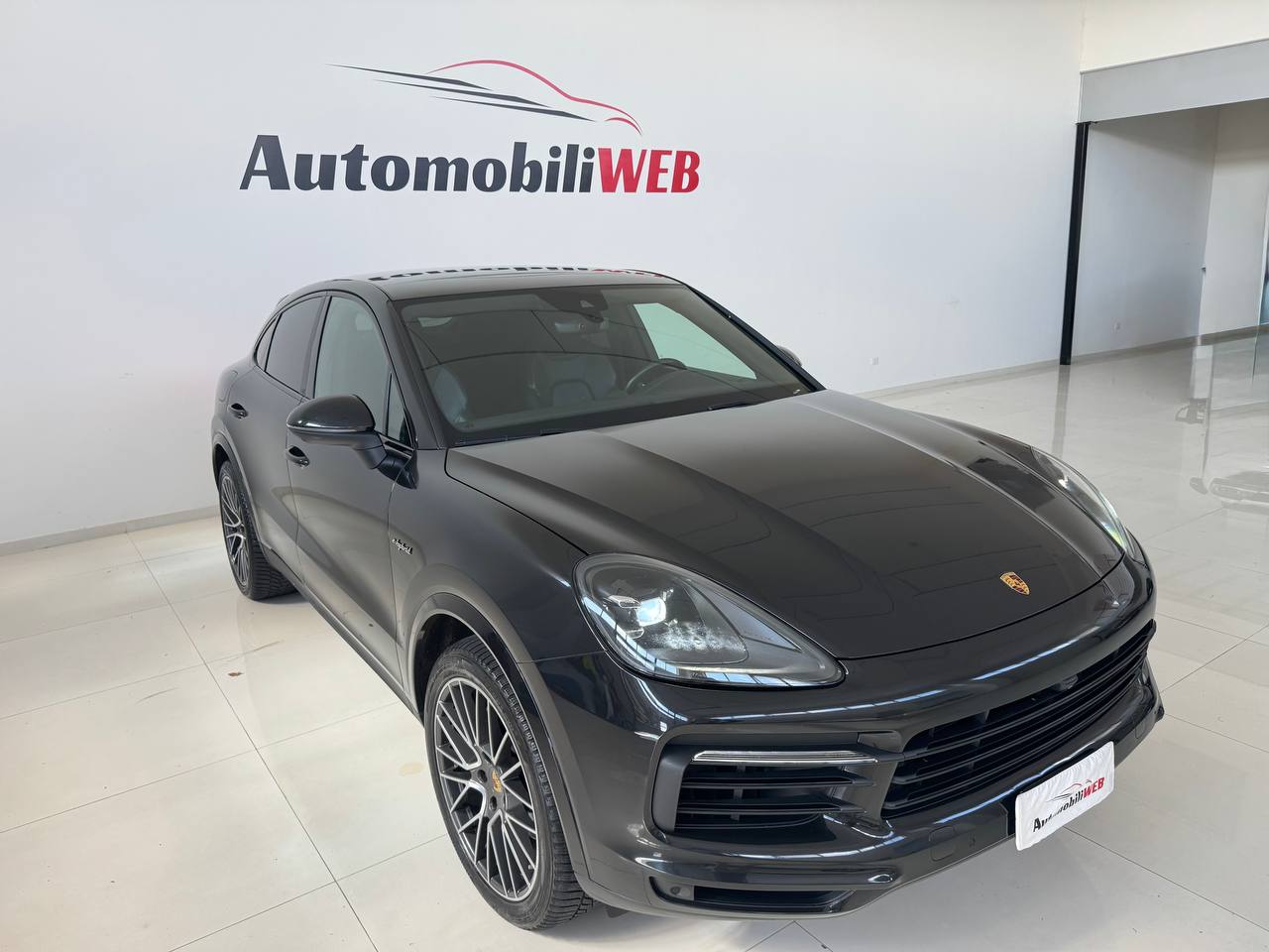 PORSCHE CAYENNE COUPE’ E-HYBRID