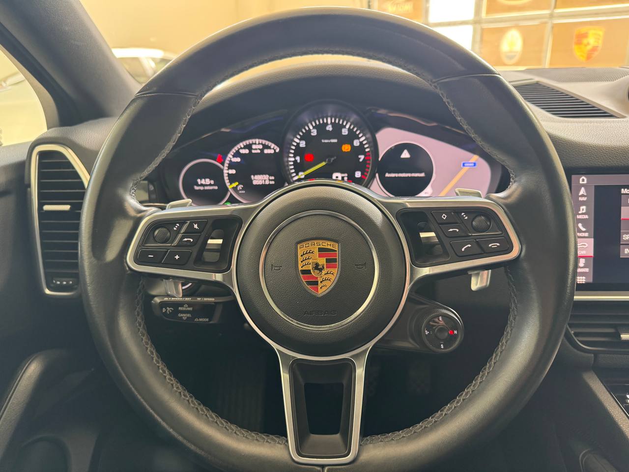 PORSCHE CAYENNE COUPE’ E-HYBRID