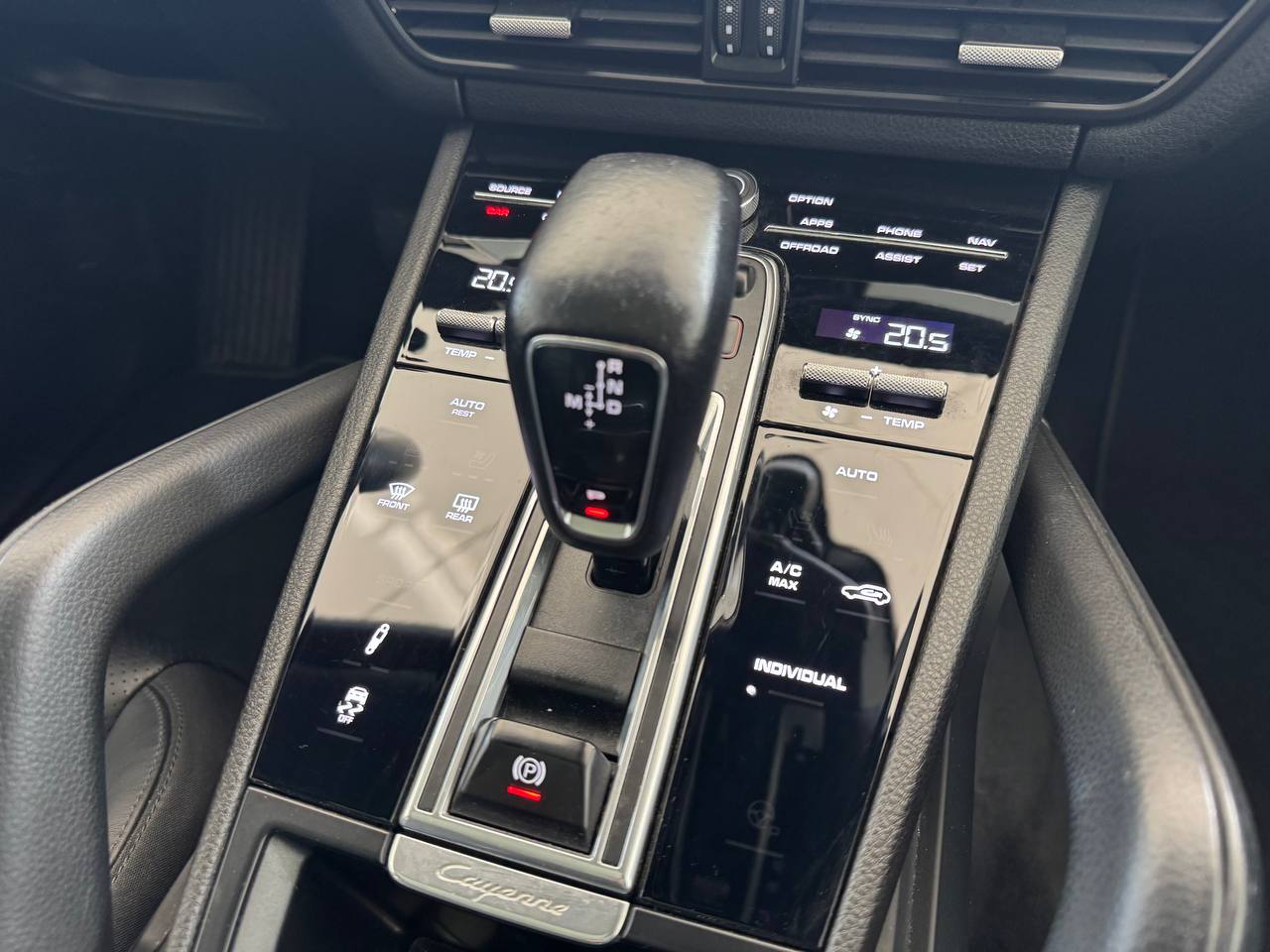 PORSCHE CAYENNE COUPE’ E-HYBRID