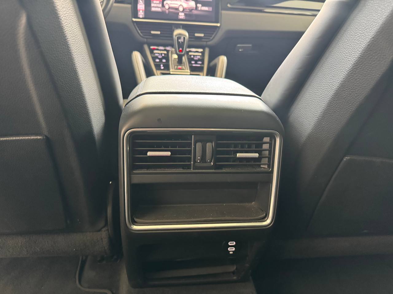 PORSCHE CAYENNE COUPE’ E-HYBRID