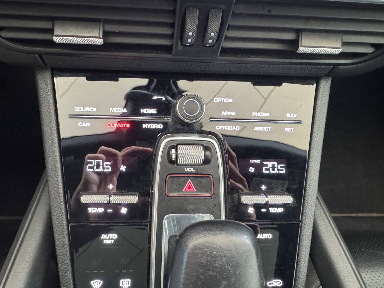 PORSCHE CAYENNE COUPE’ E-HYBRID