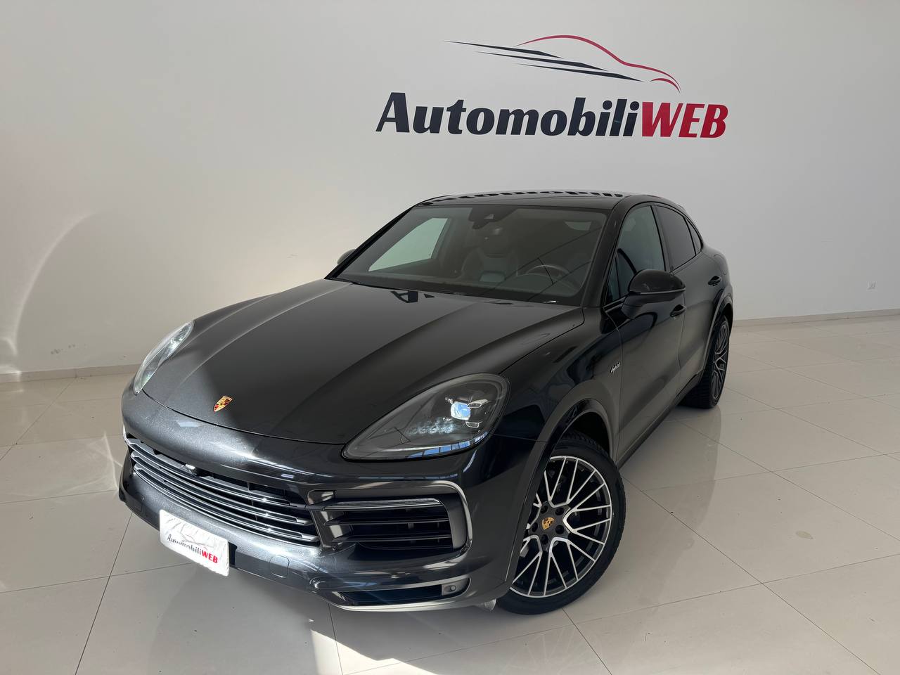 PORSCHE CAYENNE COUPE’ E-HYBRID