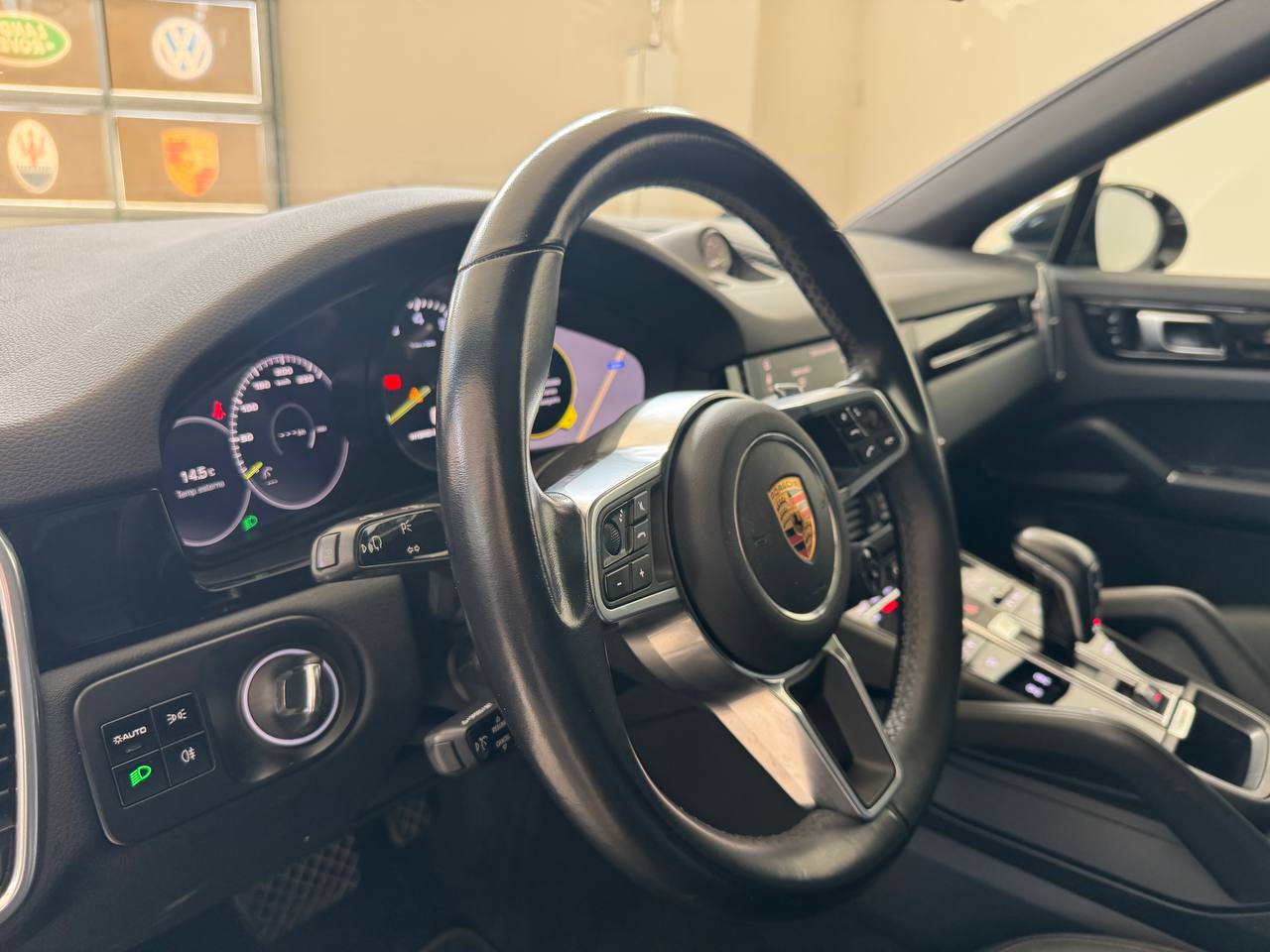 PORSCHE CAYENNE COUPE’ E-HYBRID