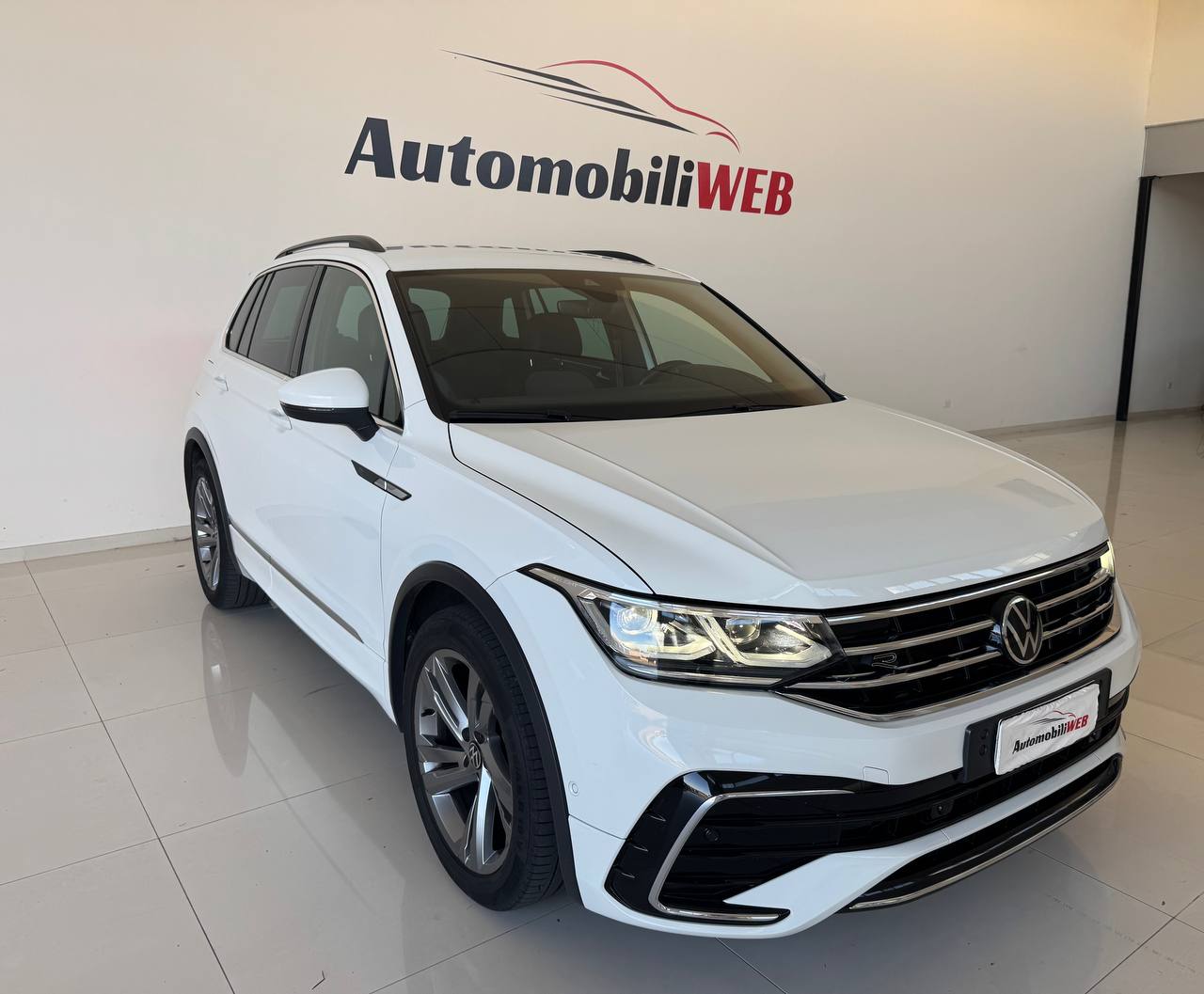 VOLKSWAEN TIGUAN R-LINE