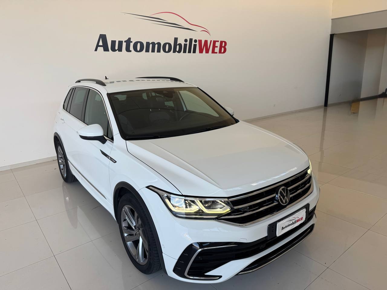 VOLKSWAEN TIGUAN R-LINE