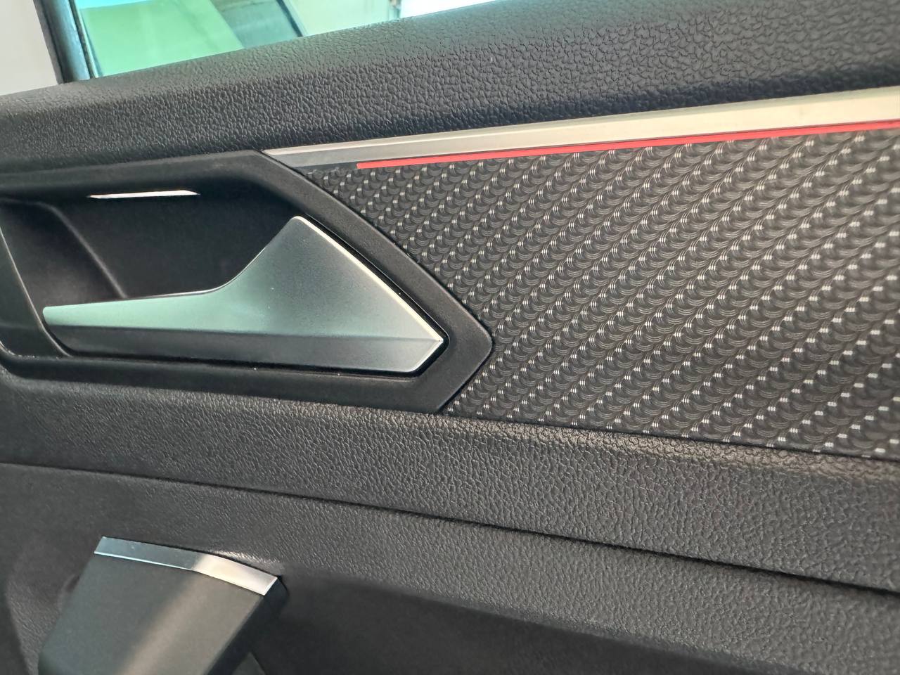 VOLKSWAEN TIGUAN R-LINE