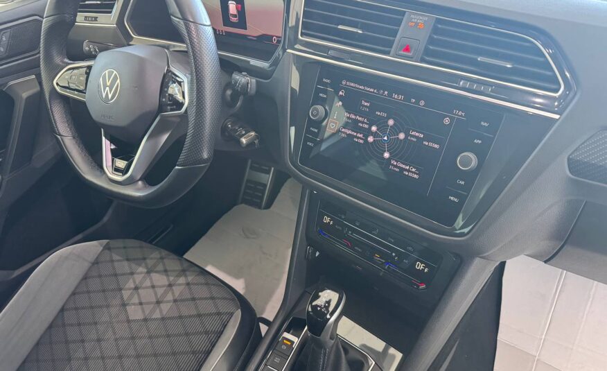 VOLKSWAEN TIGUAN R-LINE