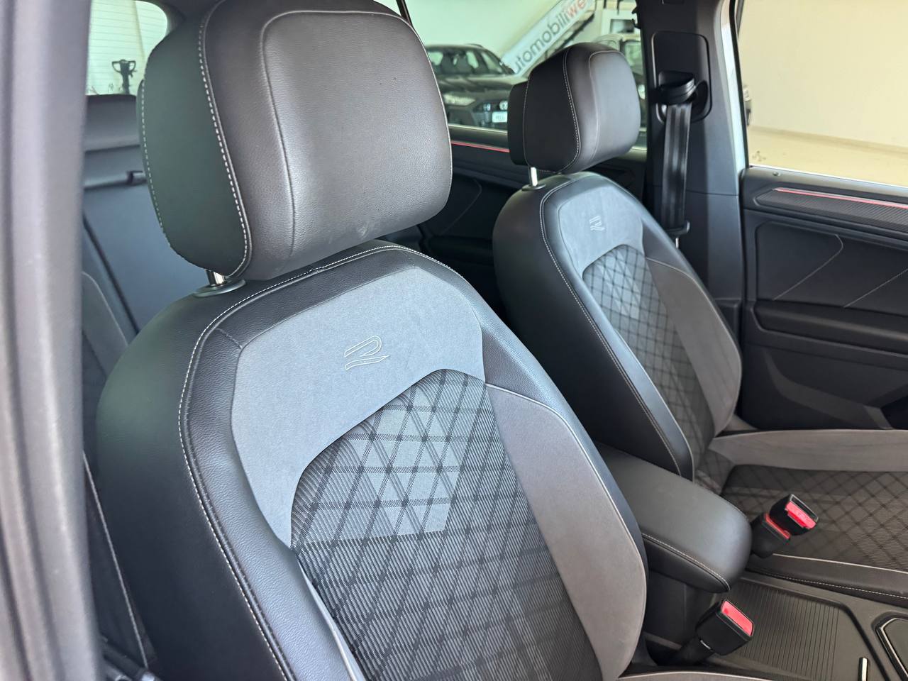VOLKSWAEN TIGUAN R-LINE