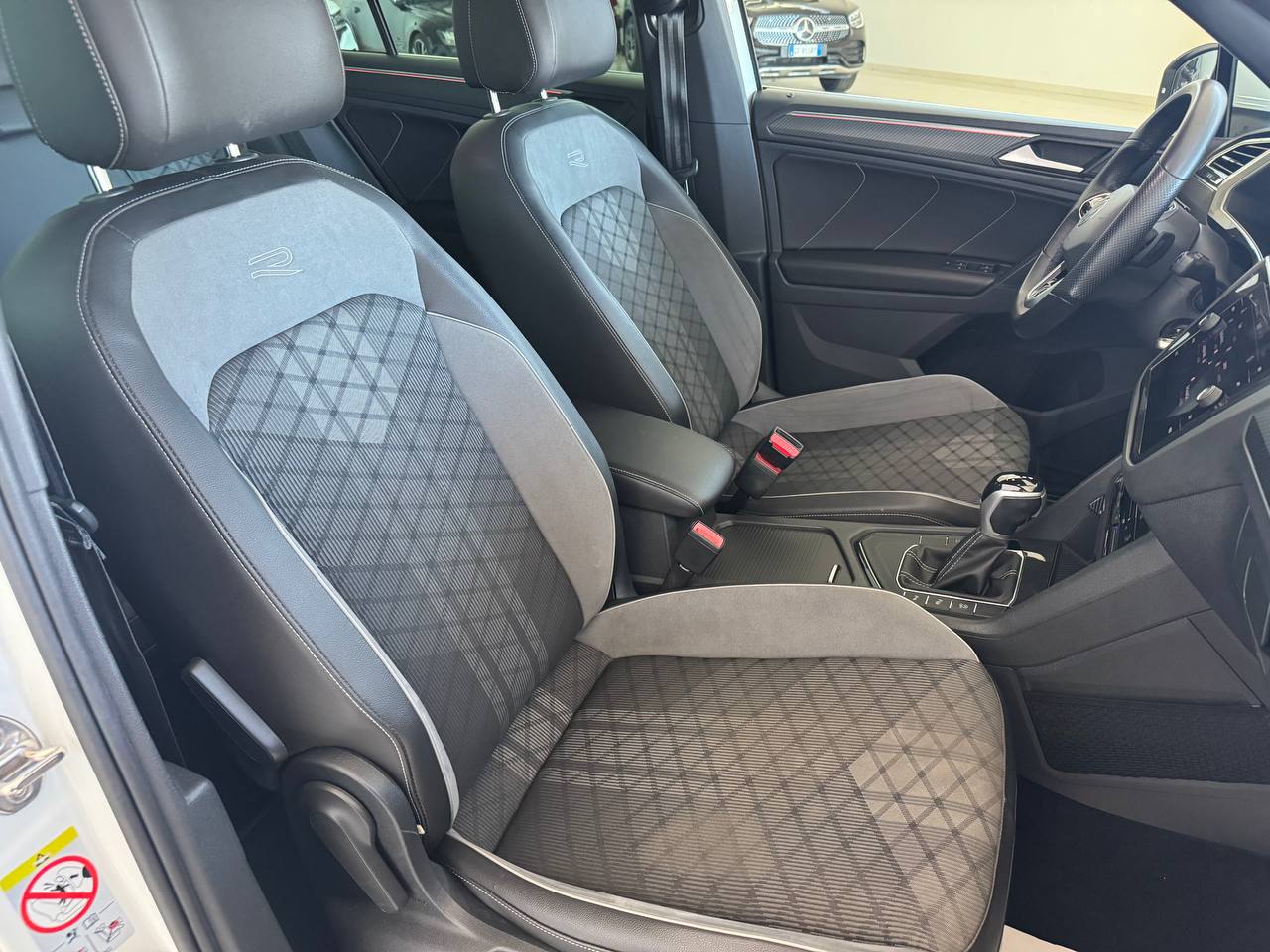 VOLKSWAEN TIGUAN R-LINE