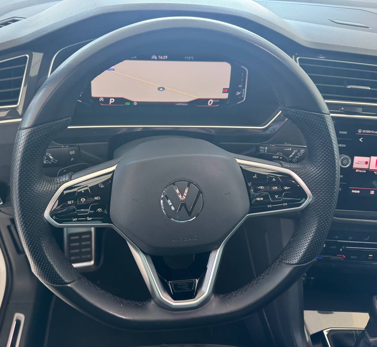 VOLKSWAEN TIGUAN R-LINE