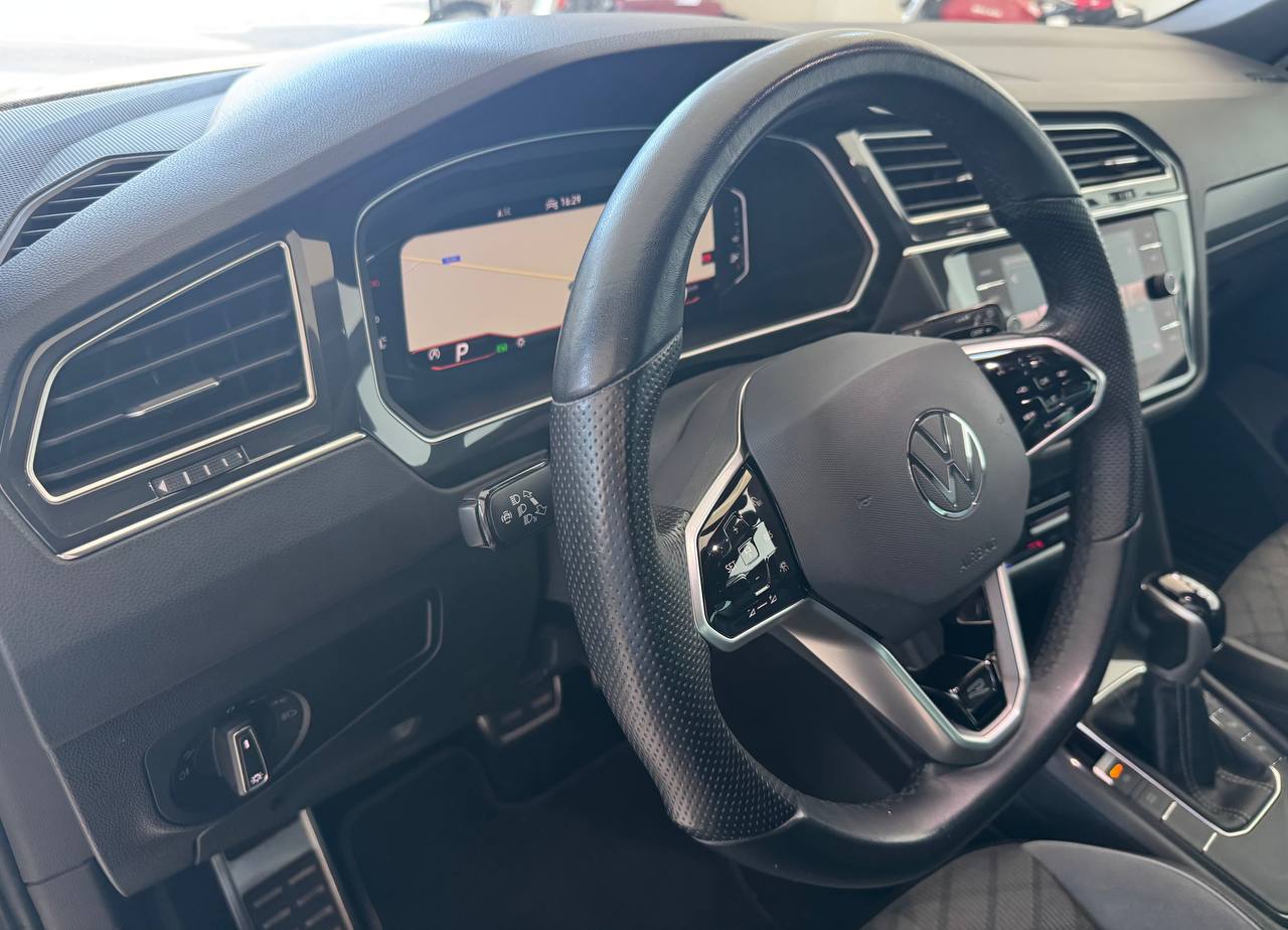 VOLKSWAEN TIGUAN R-LINE