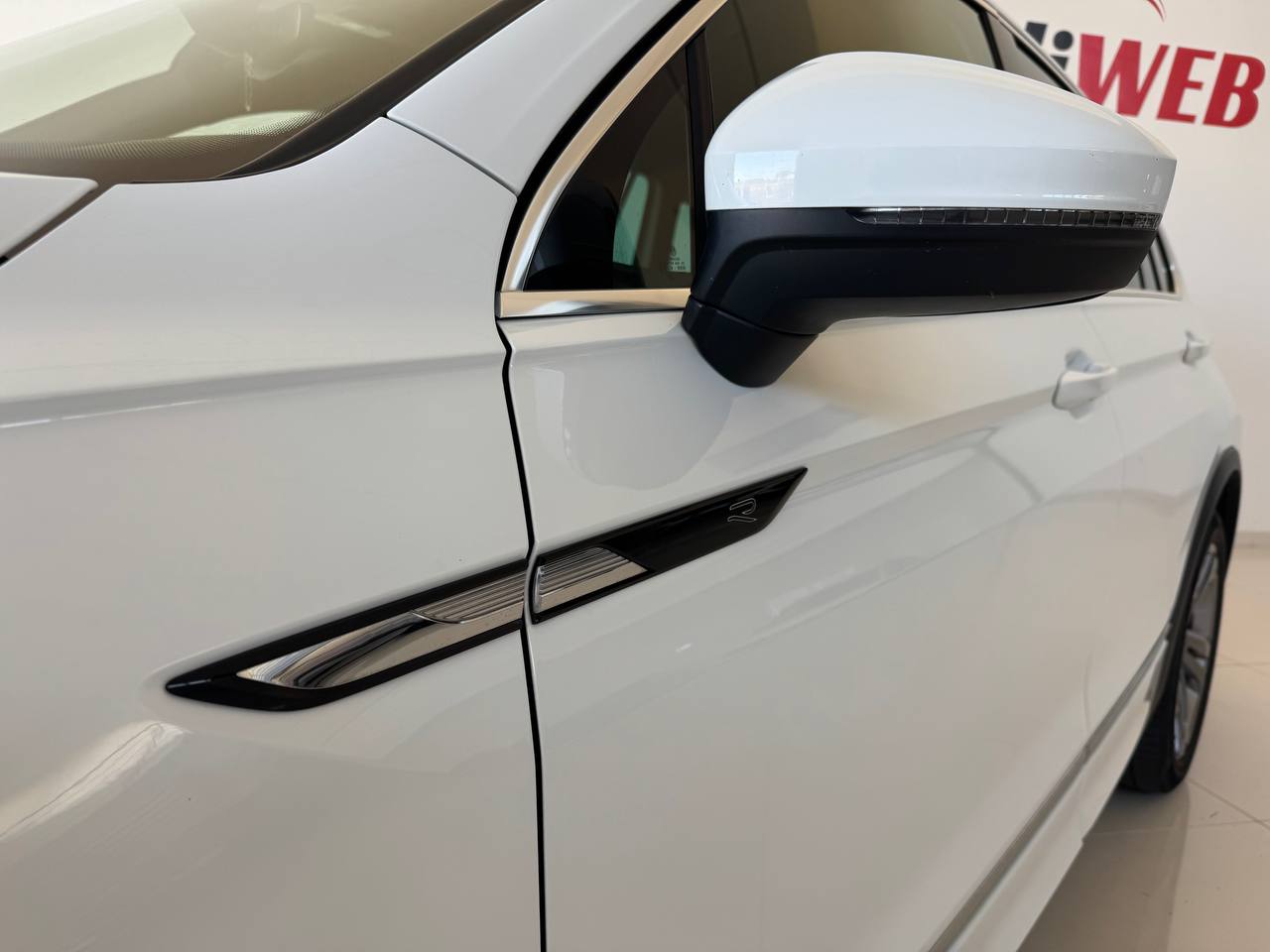 VOLKSWAEN TIGUAN R-LINE