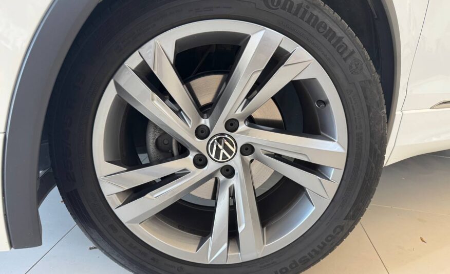 VOLKSWAEN TIGUAN R-LINE