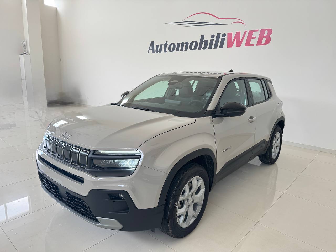 JEEP AVENGER ATTITUDE HYBRID KM.0