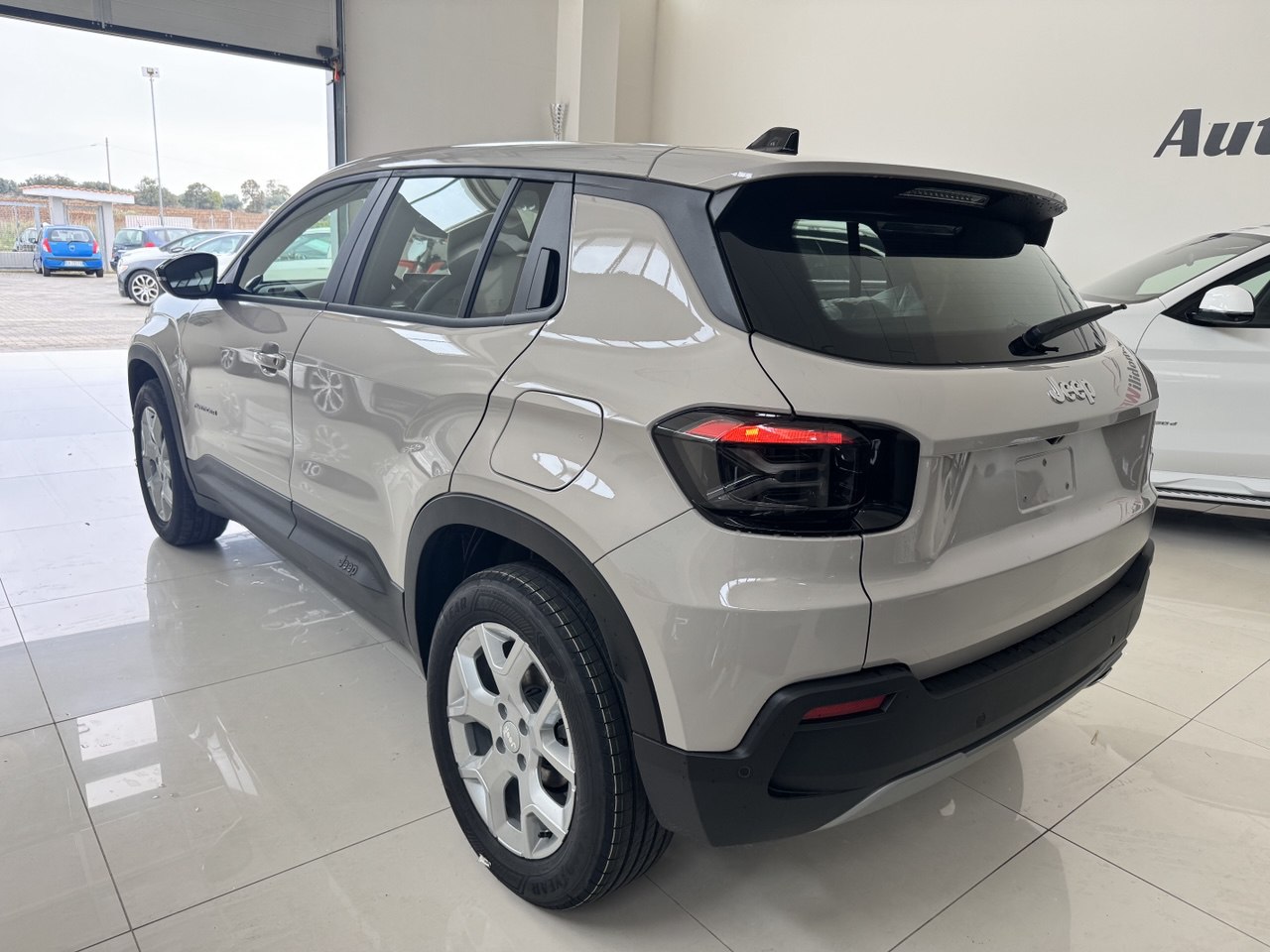 JEEP AVENGER ATTITUDE HYBRID KM.0