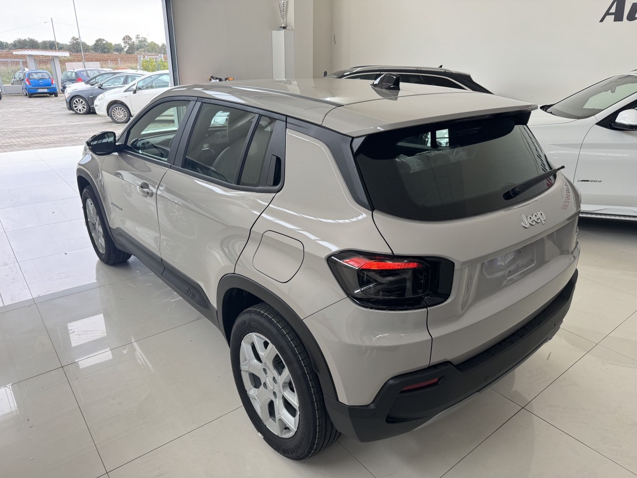 JEEP AVENGER ATTITUDE HYBRID KM.0