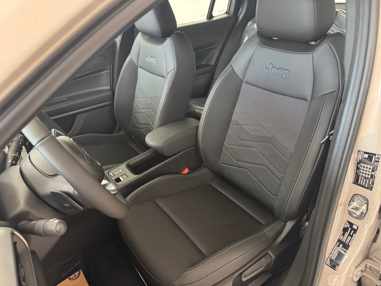 JEEP AVENGER ATTITUDE HYBRID KM.0