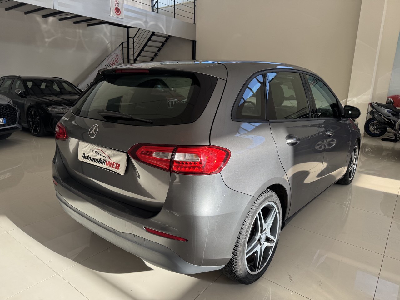 MERCEDES B180 AUTOMATIC