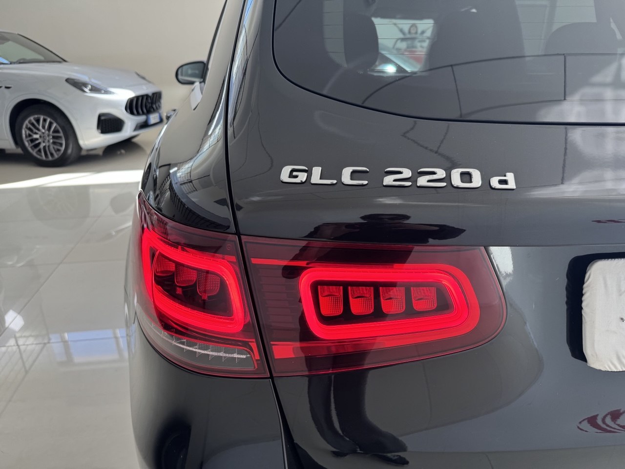 MERCEDES-BENZ GLC220D 4 MATIC