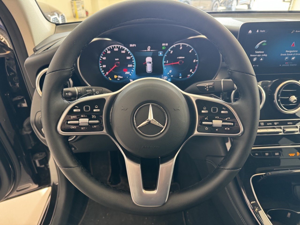 MERCEDES-BENZ GLC220D 4 MATIC