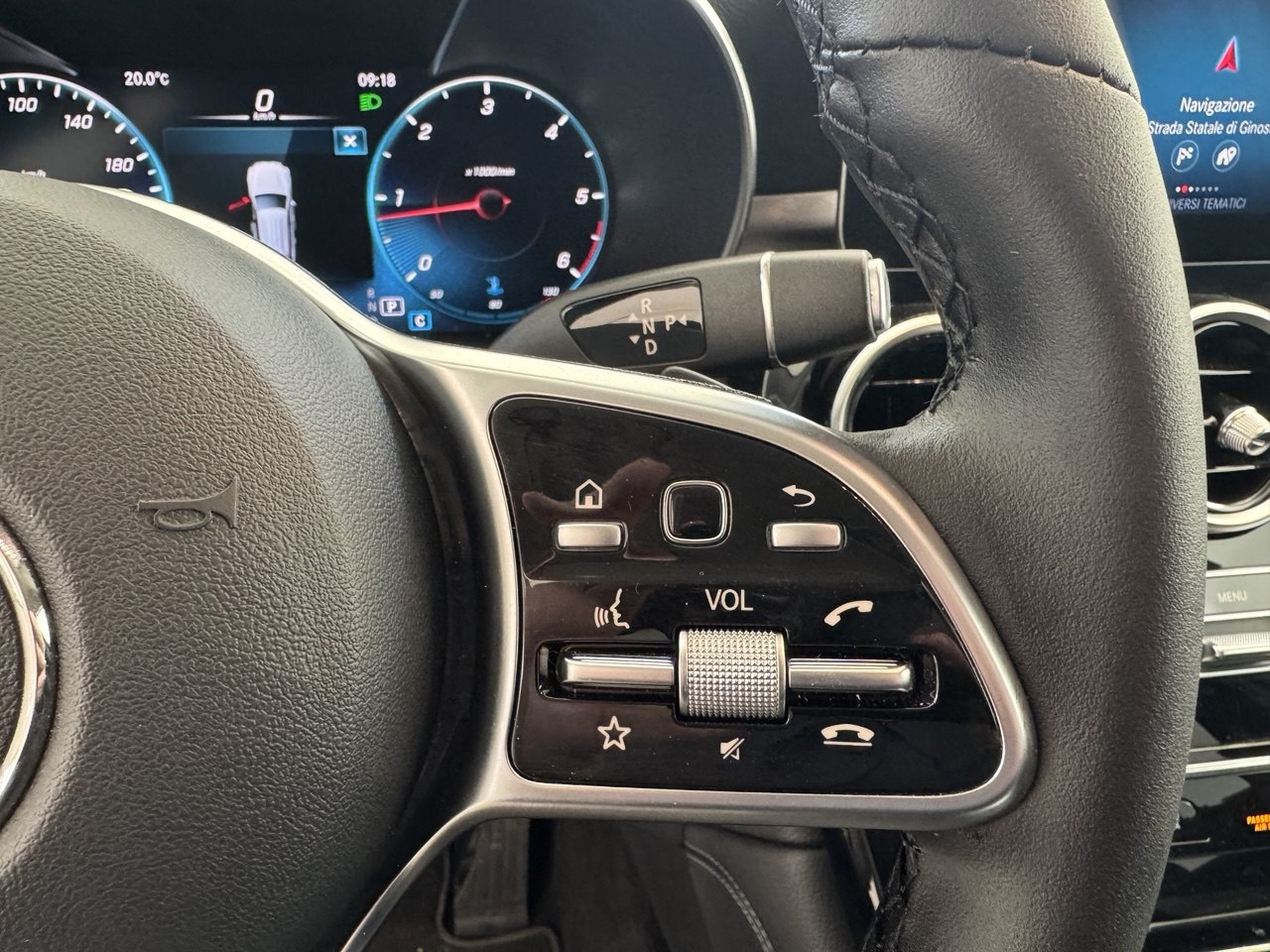 MERCEDES-BENZ GLC220D 4 MATIC