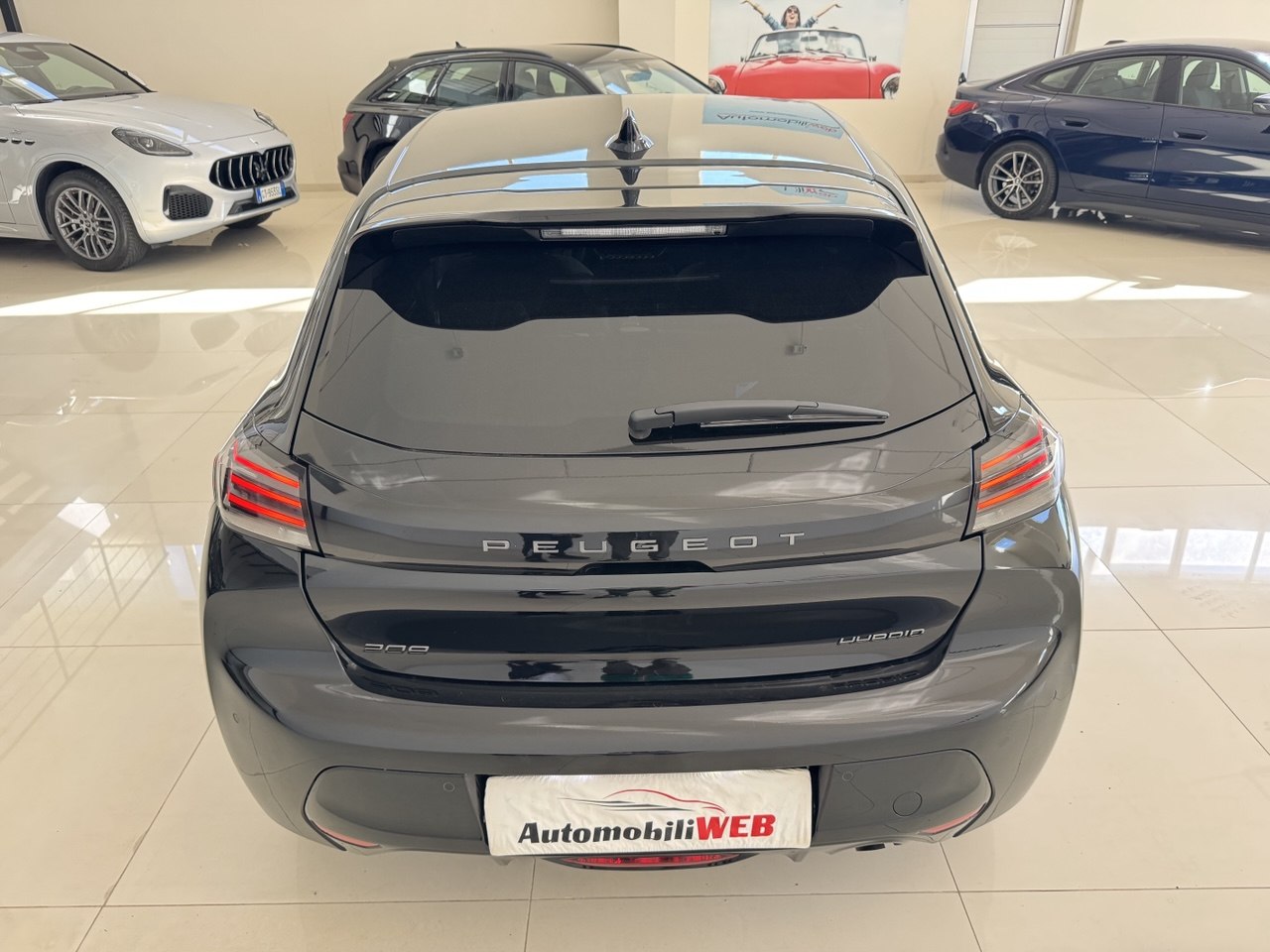 PEUGEOT 208 ALLURE HYBRID AUTOMATICA