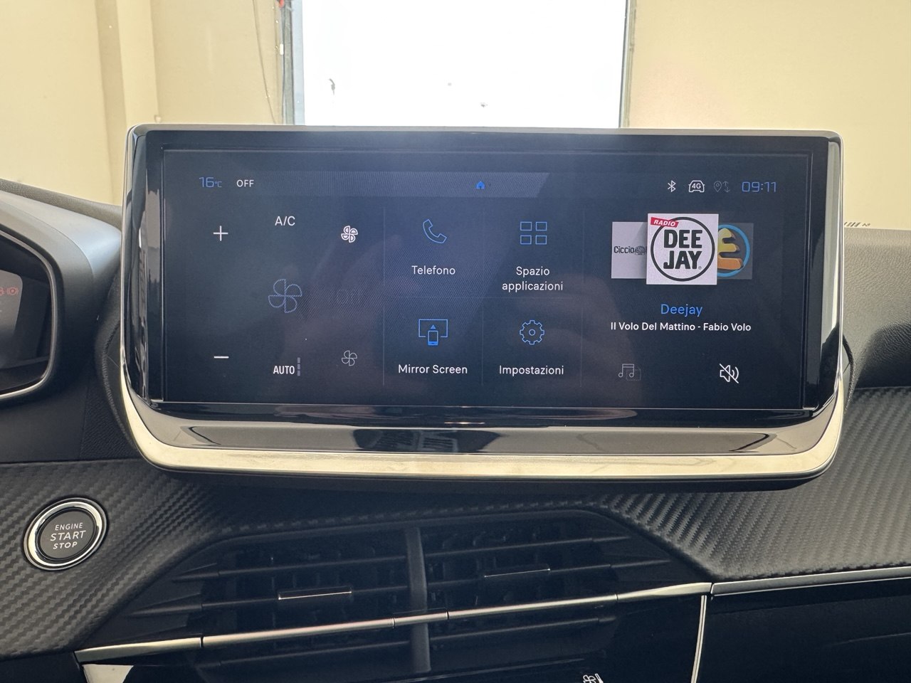 PEUGEOT 208 ALLURE HYBRID AUTOMATICA