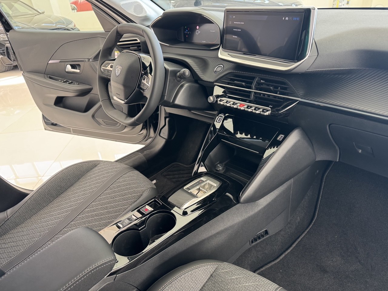 PEUGEOT 208 ALLURE HYBRID AUTOMATICA