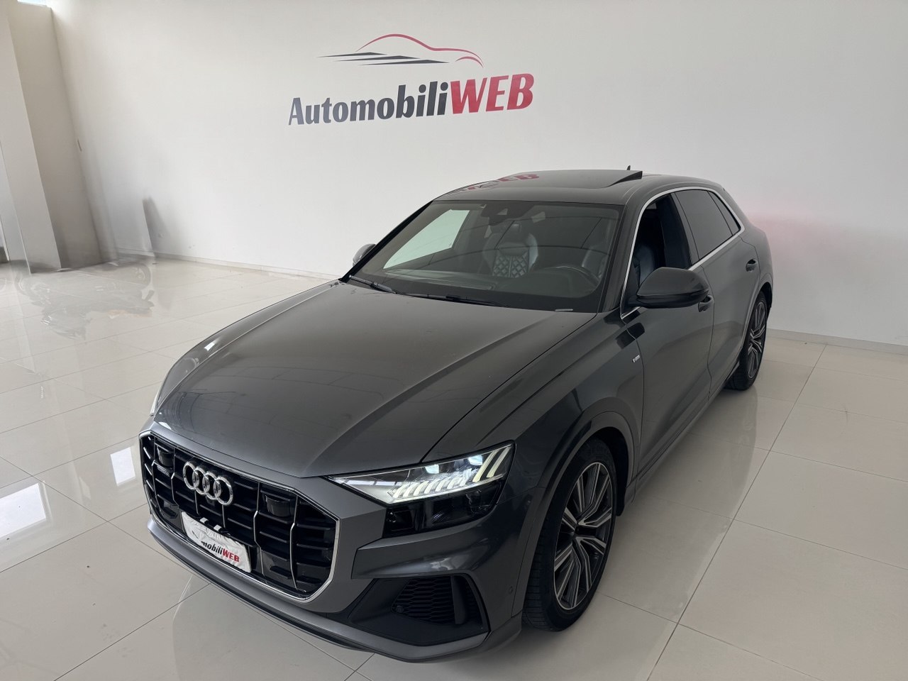 AUDI Q8 S-LINE QUATTRO