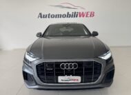 AUDI Q8 S-LINE QUATTRO