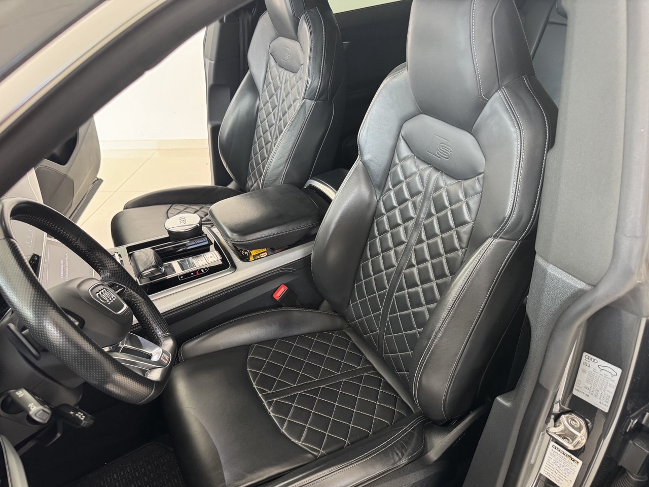AUDI Q8 S-LINE QUATTRO