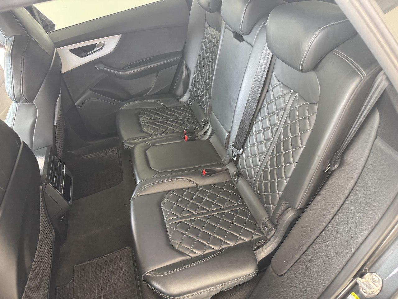 AUDI Q8 S-LINE QUATTRO