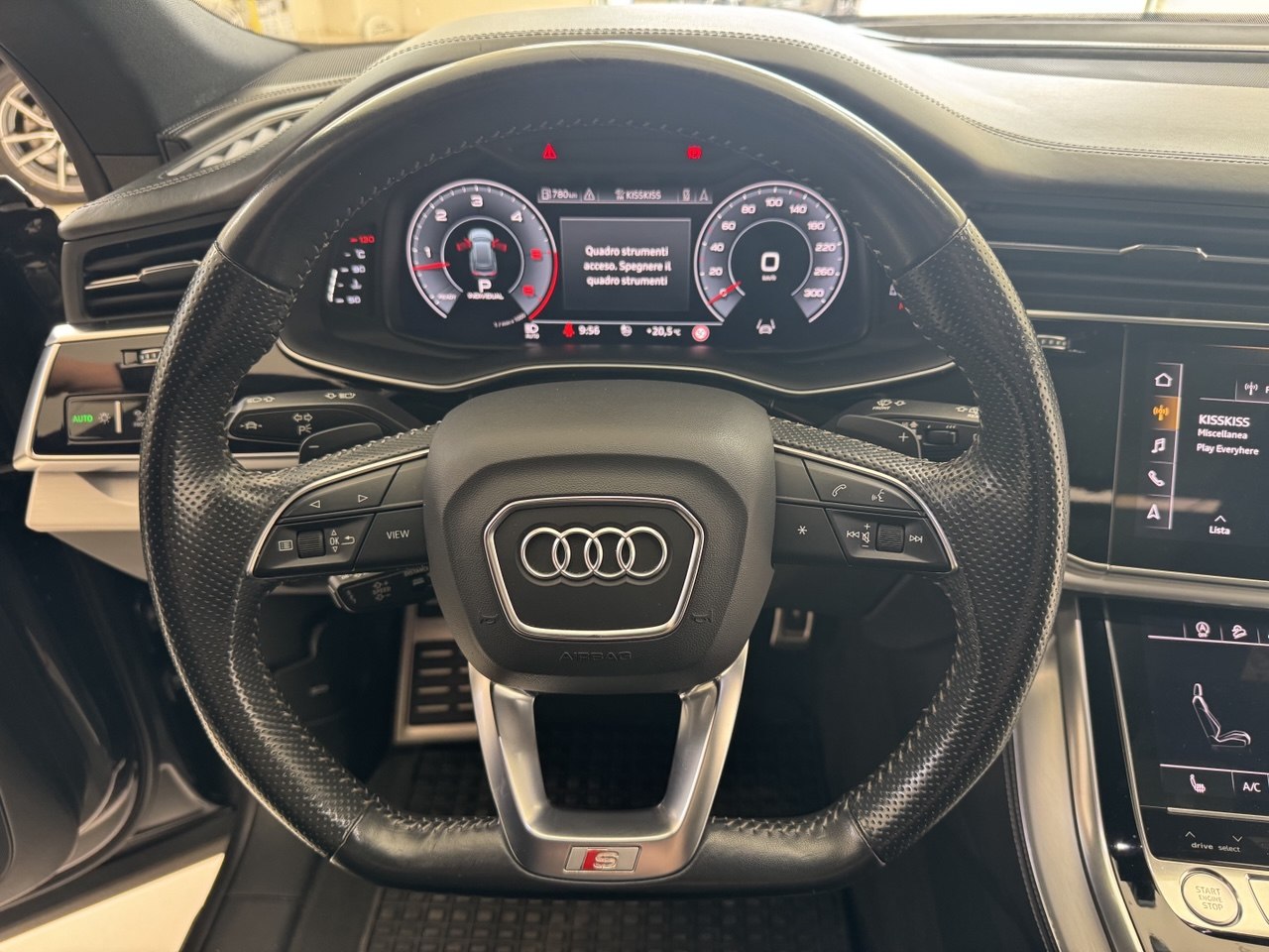 AUDI Q8 S-LINE QUATTRO