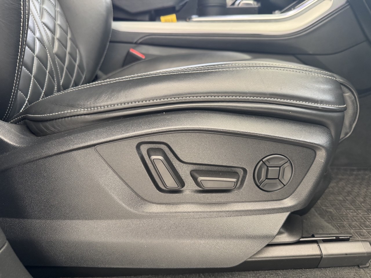 AUDI Q8 S-LINE QUATTRO