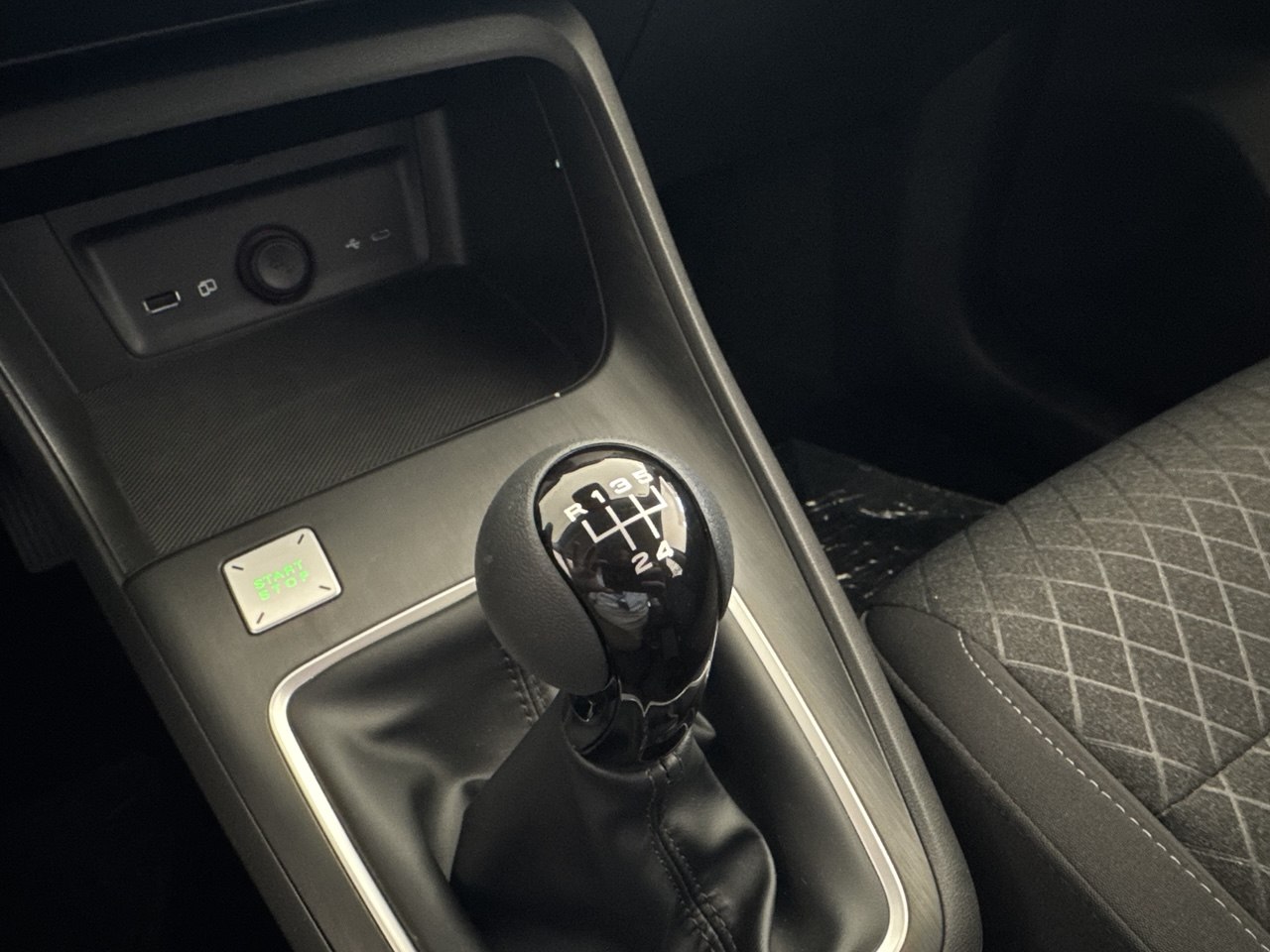 MG ZS STANDARD