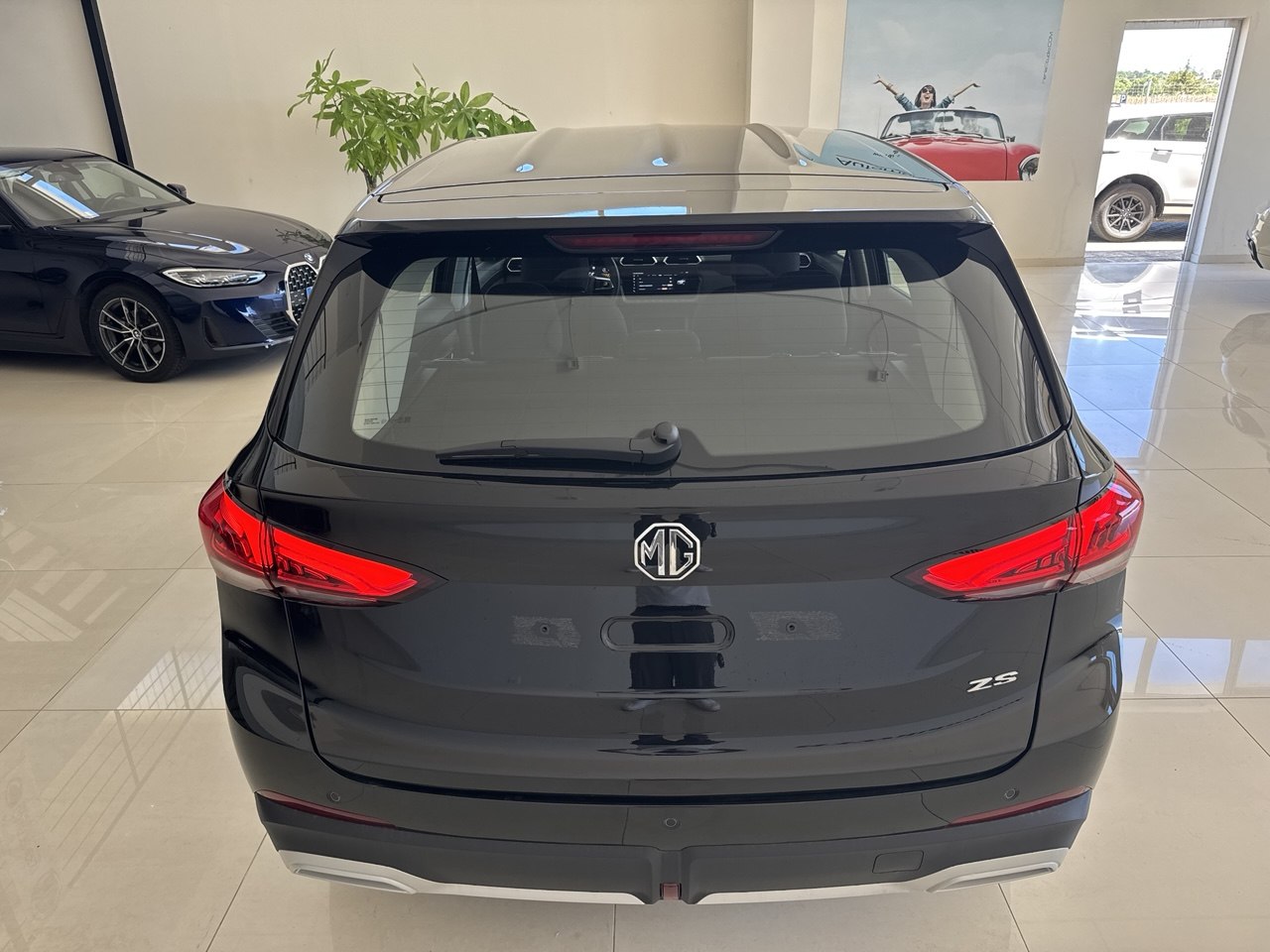 MG ZS STANDARD