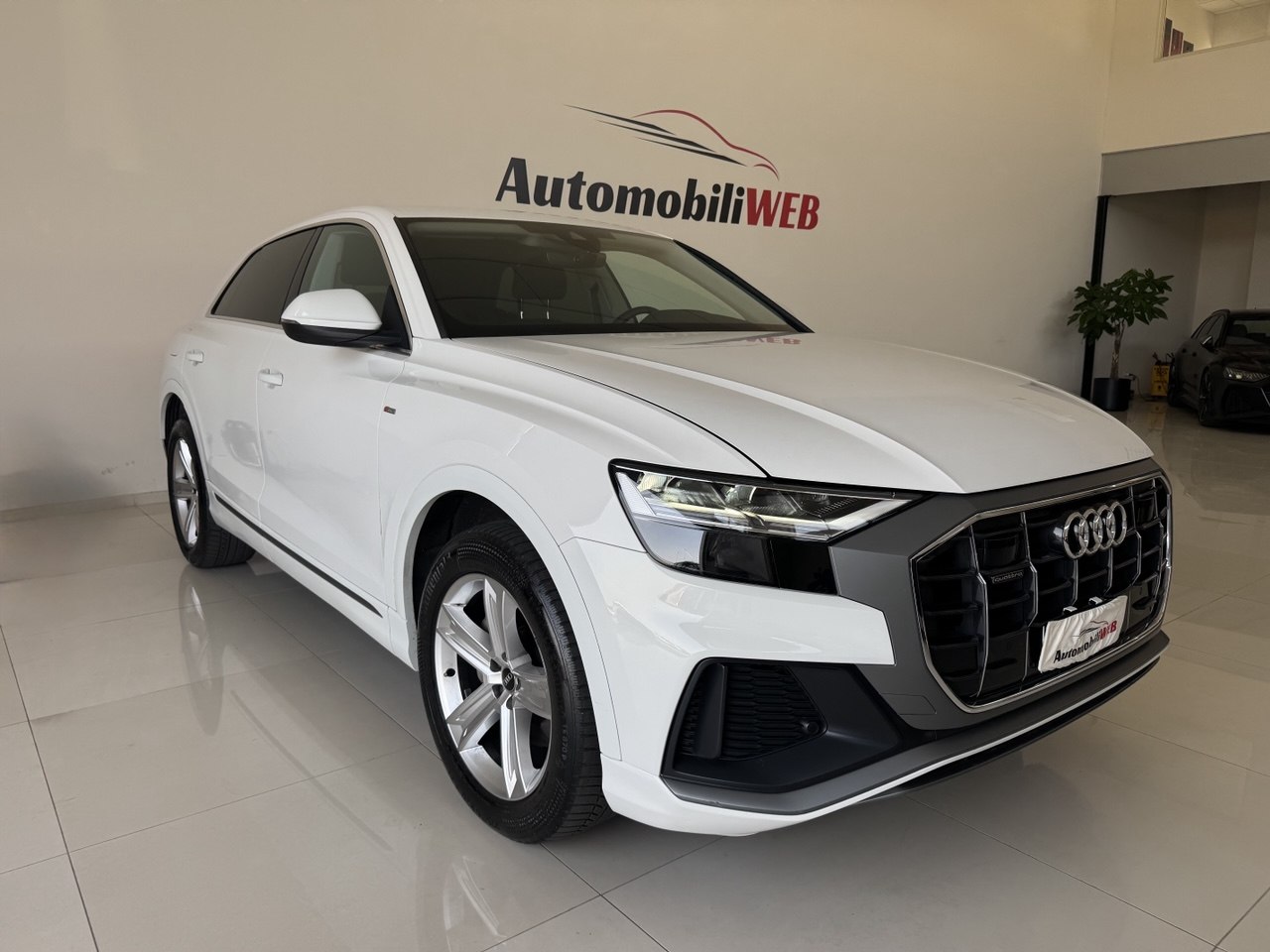 AUDI Q8 45TDI QUATTRO S-LINE