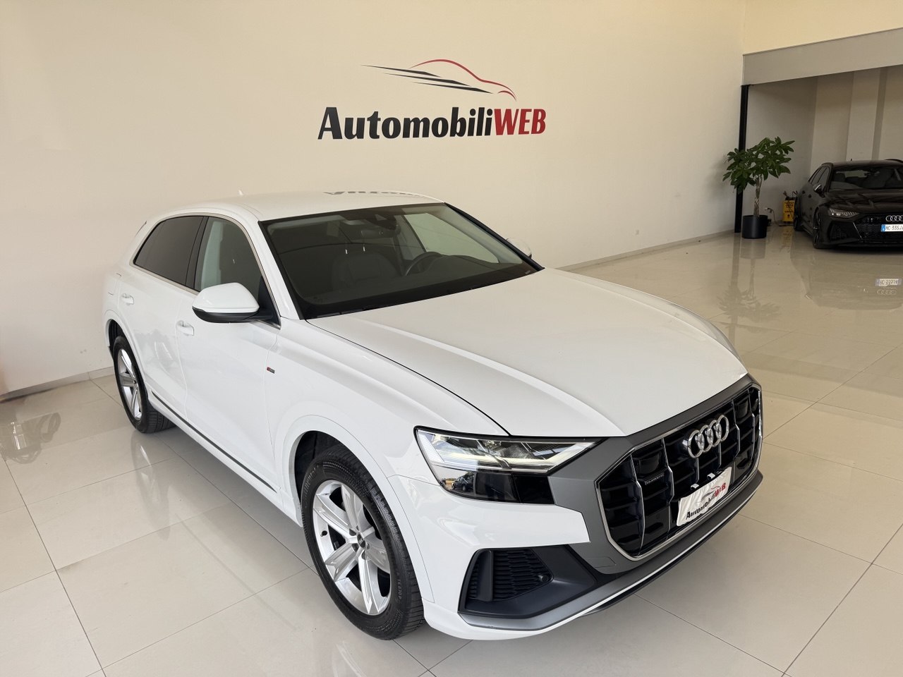 AUDI Q8 45TDI QUATTRO S-LINE