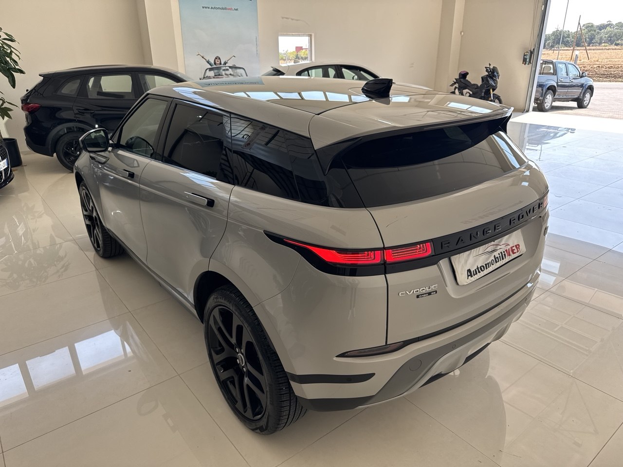 LAND ROVER RANGE ROVER EVOQUE SE