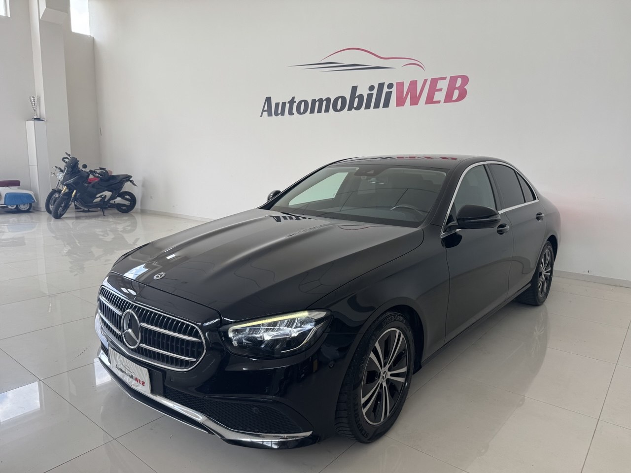 MERCEDES E200