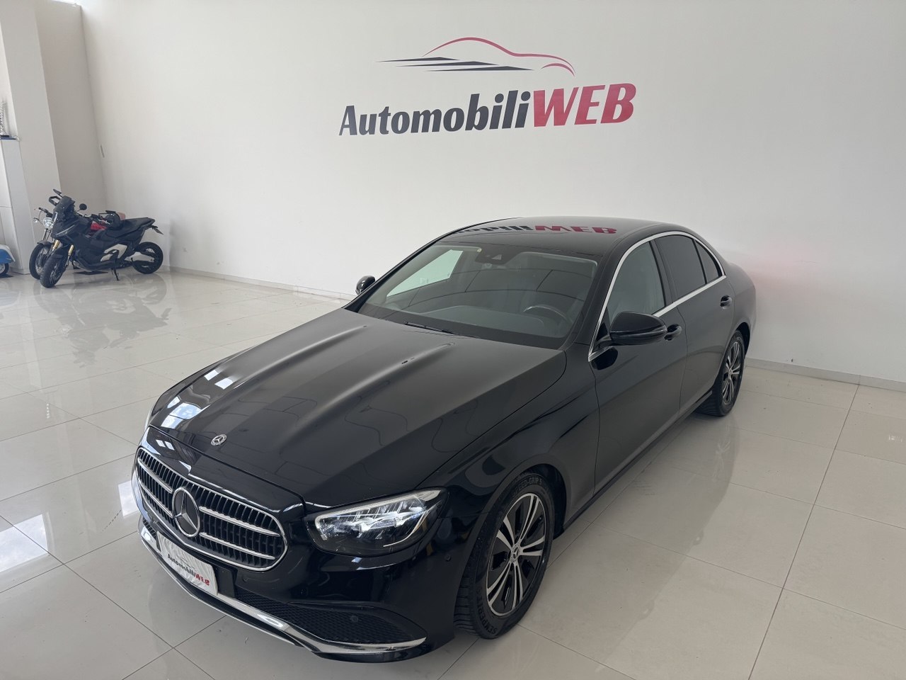 MERCEDES E200