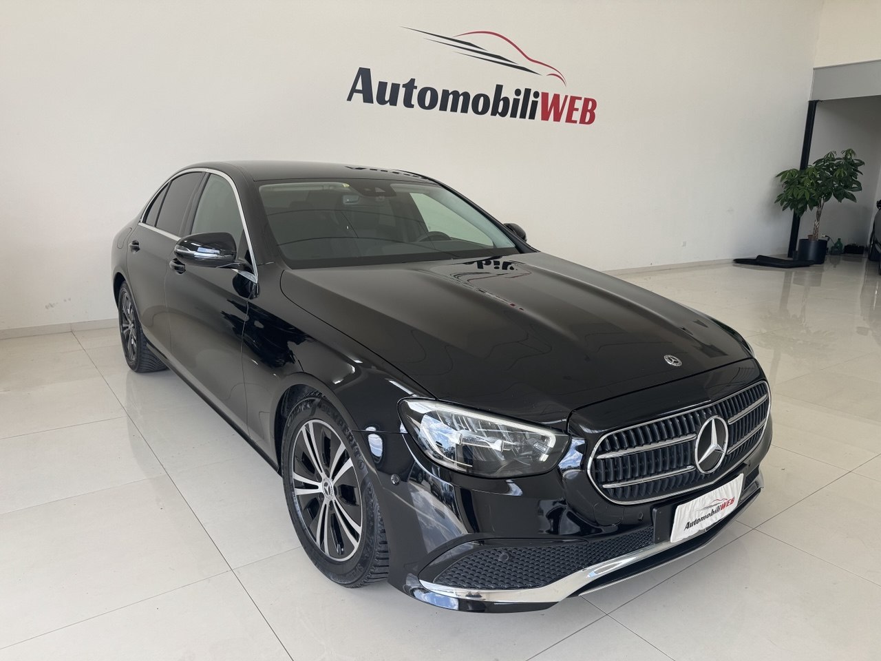 MERCEDES E200