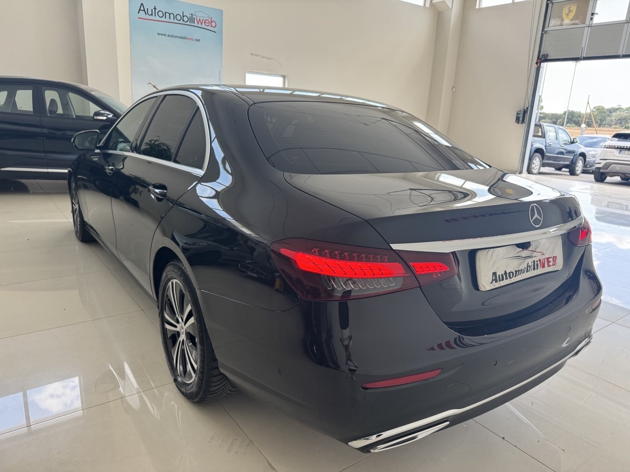 MERCEDES E200