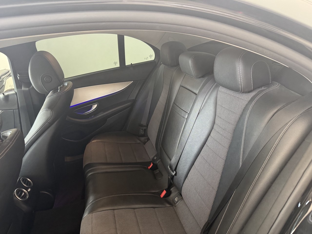 MERCEDES E200