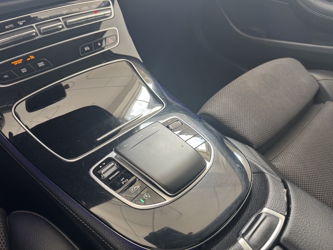 MERCEDES E200