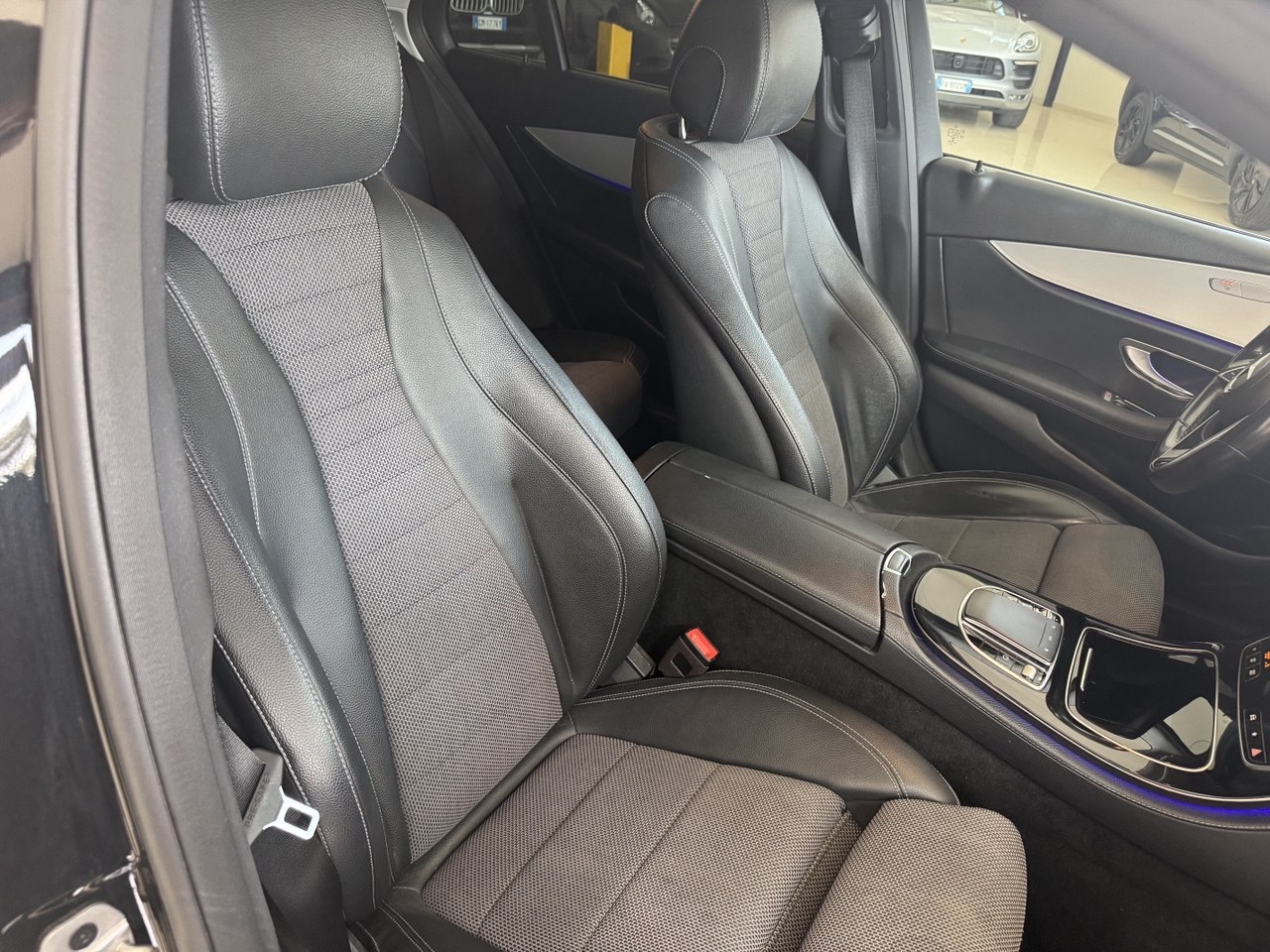 MERCEDES E200
